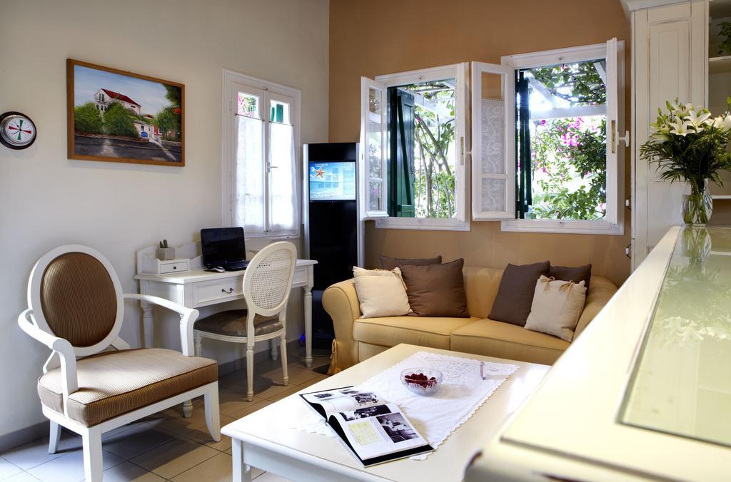 Dafnoudi Hotel Apartments Antipata  Exterior foto