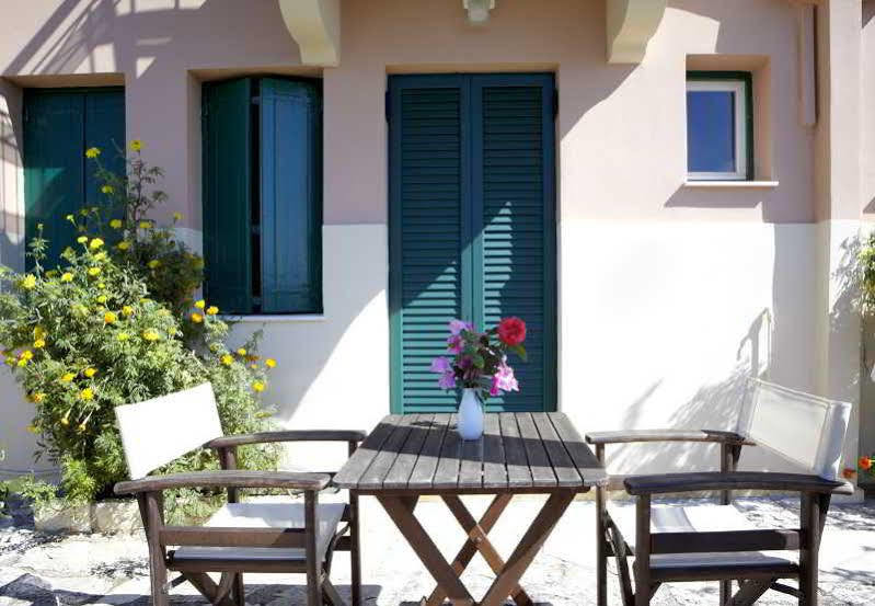 Dafnoudi Hotel Apartments Antipata  Exterior foto